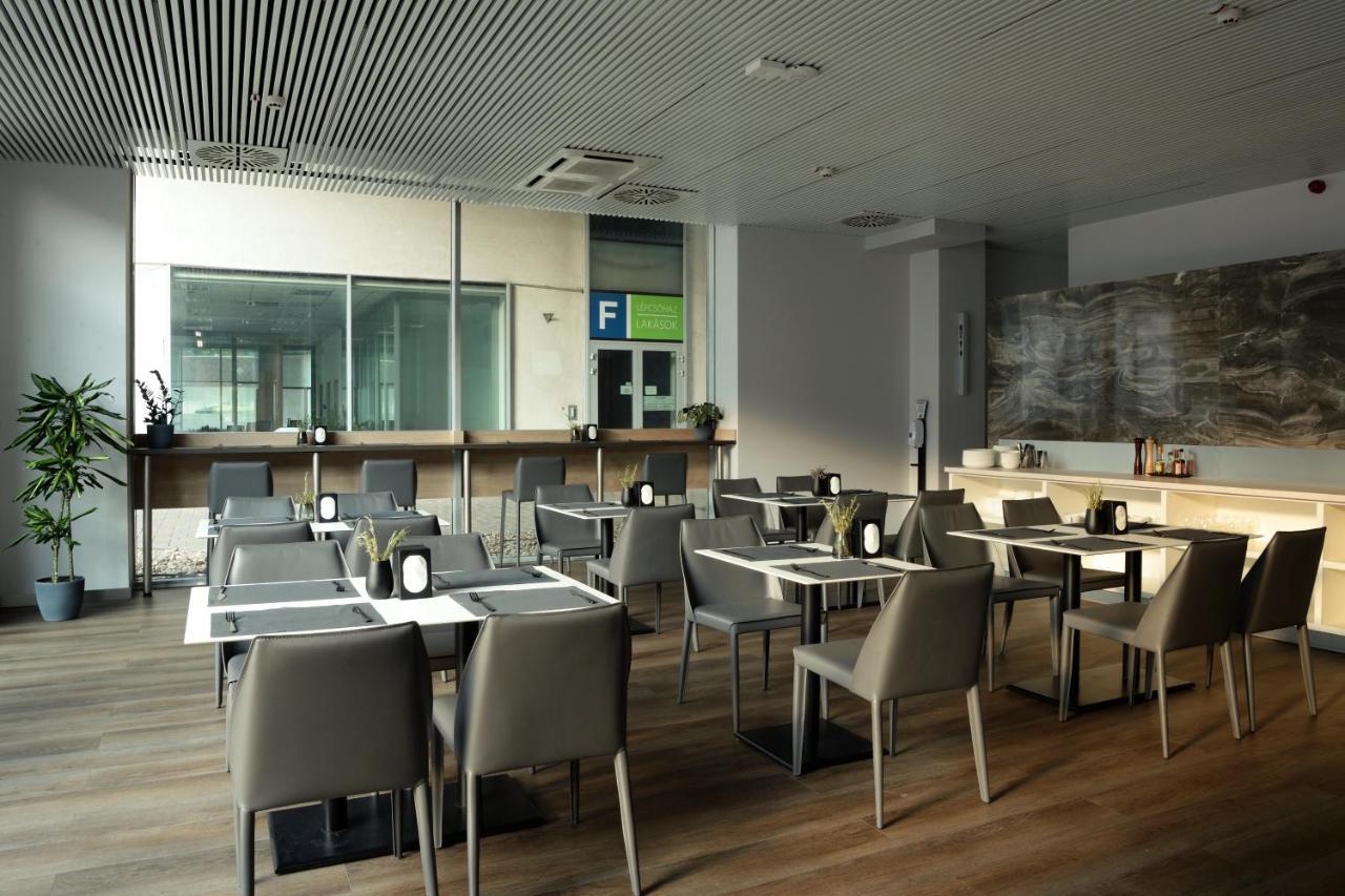 Premier Hotel Мишкольц Экстерьер фото